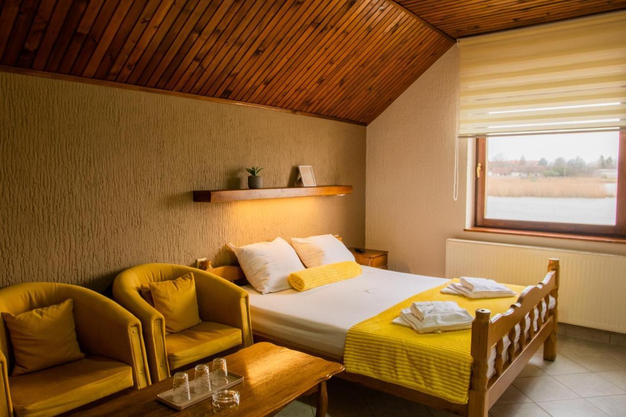 Palić Guest House Vila Alexandar מראה חיצוני תמונה