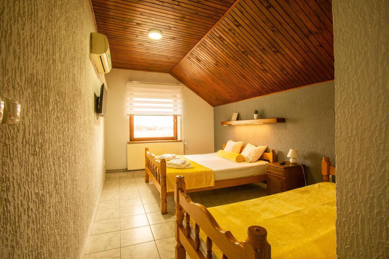 Palić Guest House Vila Alexandar מראה חיצוני תמונה