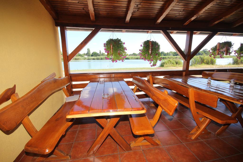 Palić Guest House Vila Alexandar מראה חיצוני תמונה