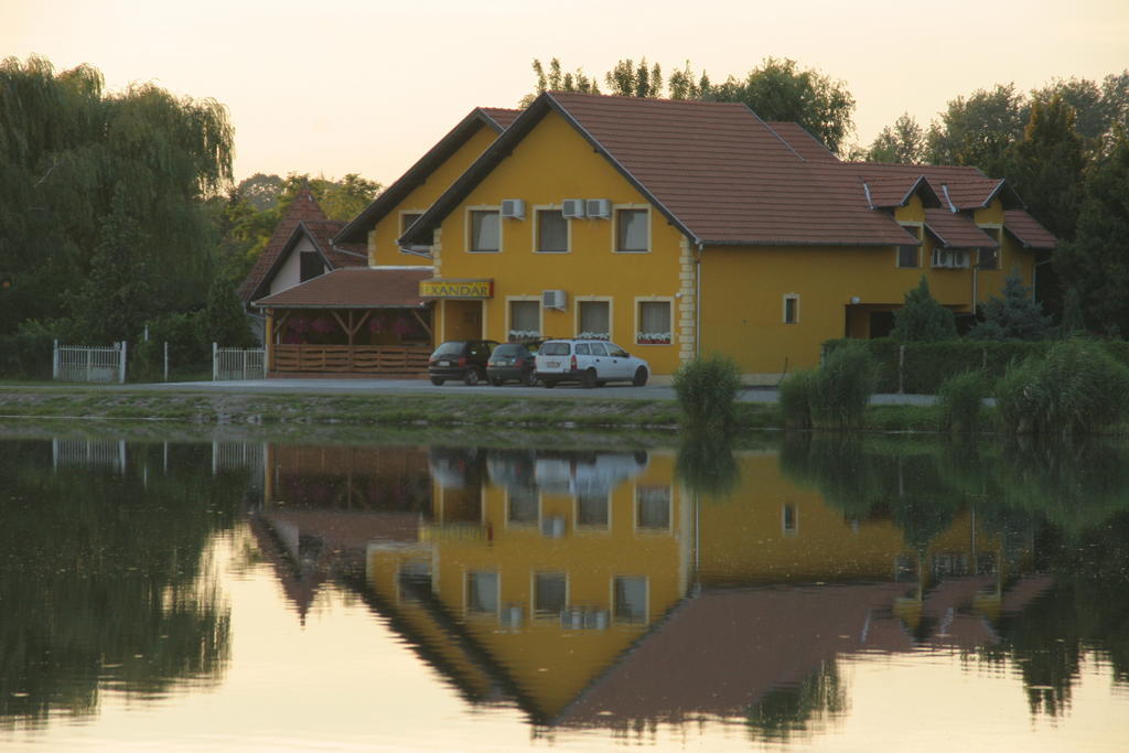 Palić Guest House Vila Alexandar מראה חיצוני תמונה